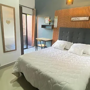 31 Con Balcon En Laureles Estadio Apartamento